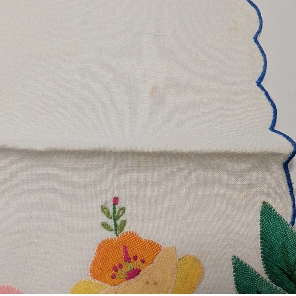 Vtg Set 2 Floral Applique Hand‎ Guest Towels White Scalloped Cottagecore 14